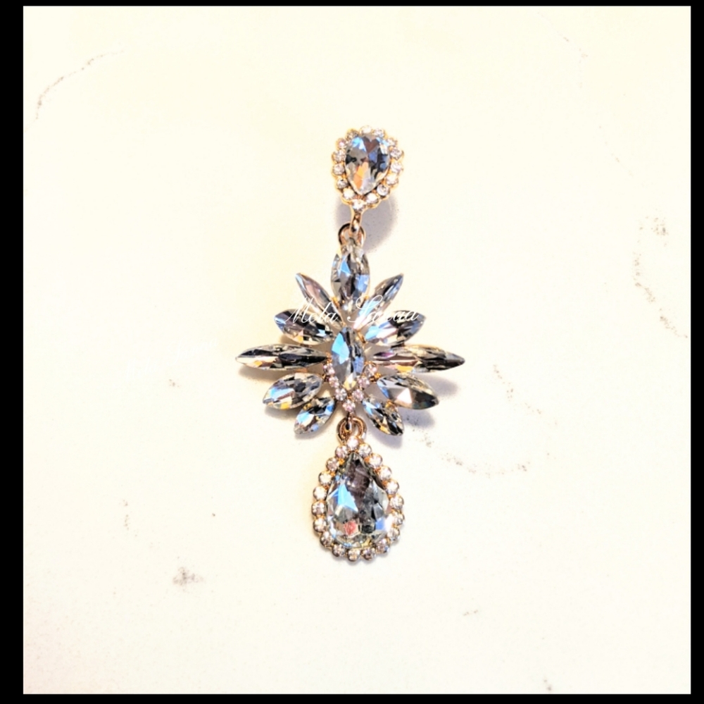 💎3/$30-Tear-Drop Statement Chandelier Earrings💎 - Picture 3 of 4